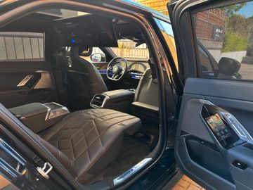 BMW 750