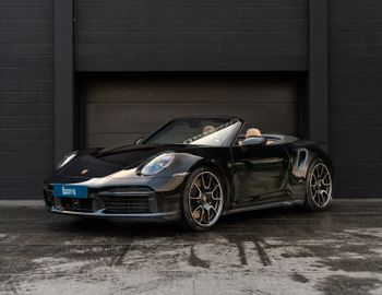 PORSCHE 992