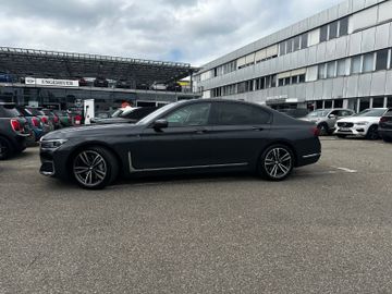 BMW 740