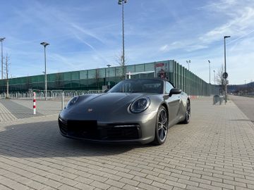 PORSCHE 992