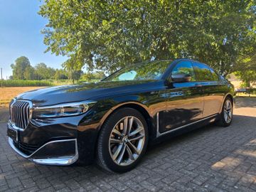 BMW 730