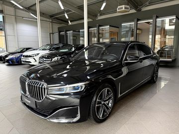 BMW 750