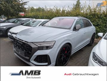 AUDI RSQ8