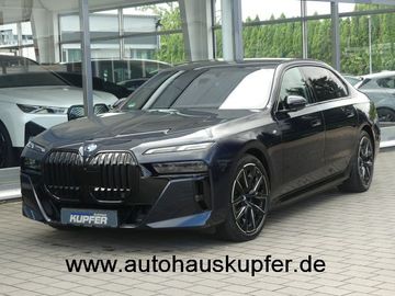BMW i7