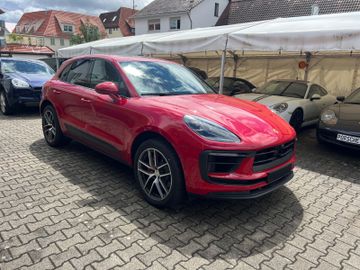 PORSCHE Macan