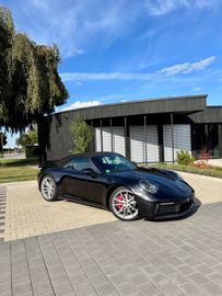 PORSCHE 992