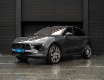 PORSCHE Macan