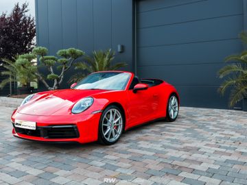 PORSCHE 992