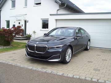 BMW 740