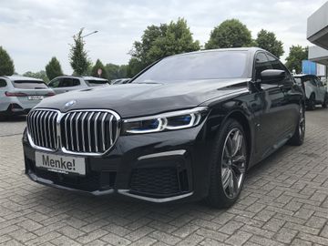 BMW 745