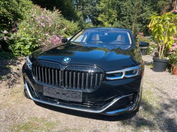 BMW 750