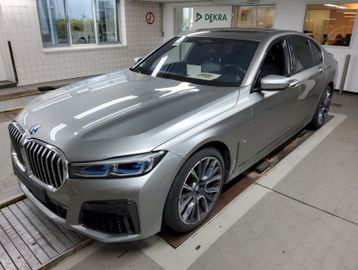 BMW 730