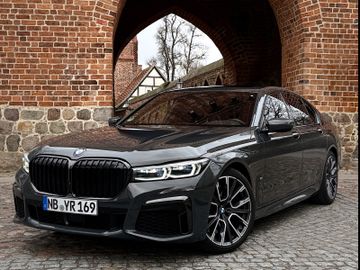 BMW 740