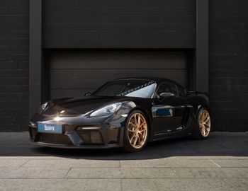 PORSCHE Cayman