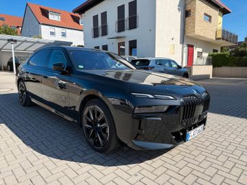 BMW 740