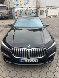 BMW 745