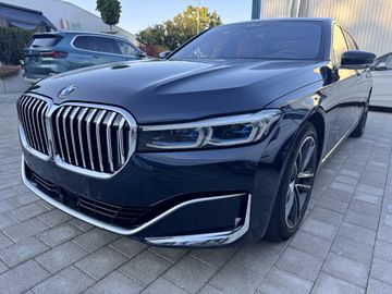 BMW 750