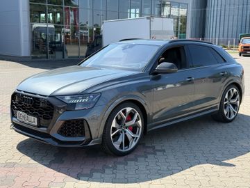 AUDI RSQ8