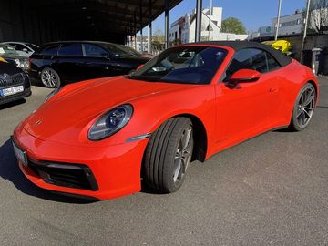 PORSCHE 992