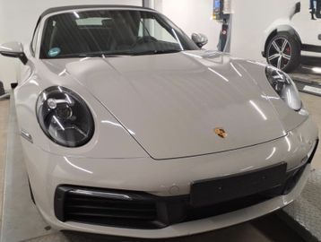 PORSCHE 992