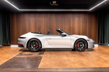 PORSCHE 992