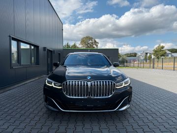 BMW 740