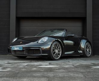PORSCHE 992