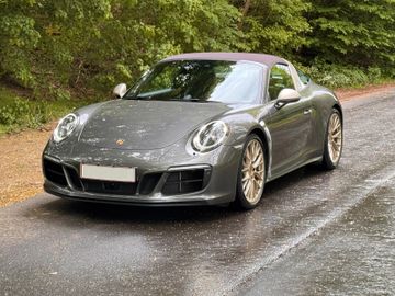 PORSCHE 991