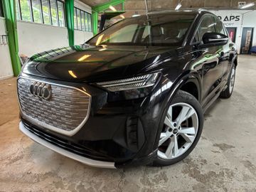 AUDI Q4