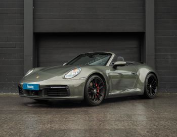 PORSCHE 992
