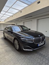 BMW 740