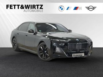 BMW i7
