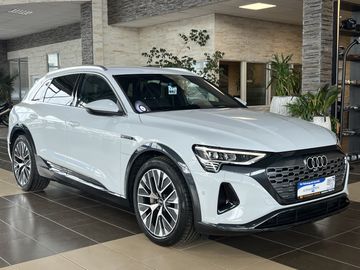 AUDI Q8 e-tron