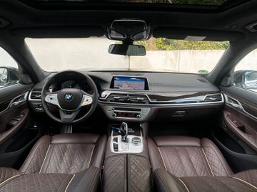 BMW 740