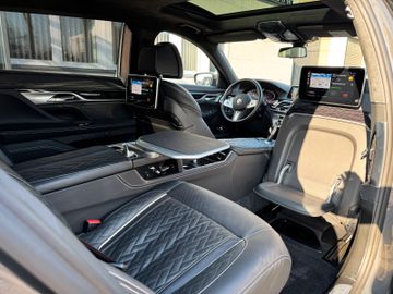 BMW 750